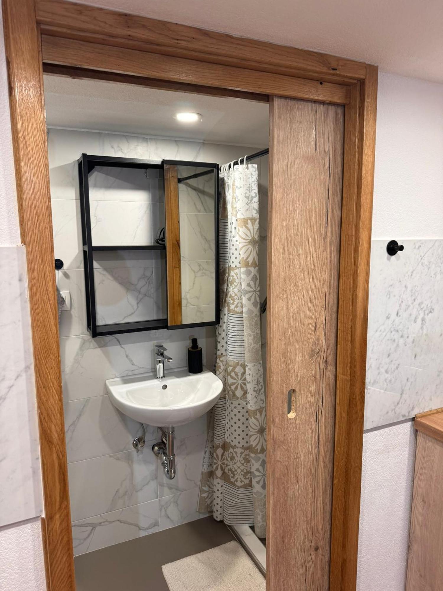 Zenroom Apartments Ljubljana Luaran gambar