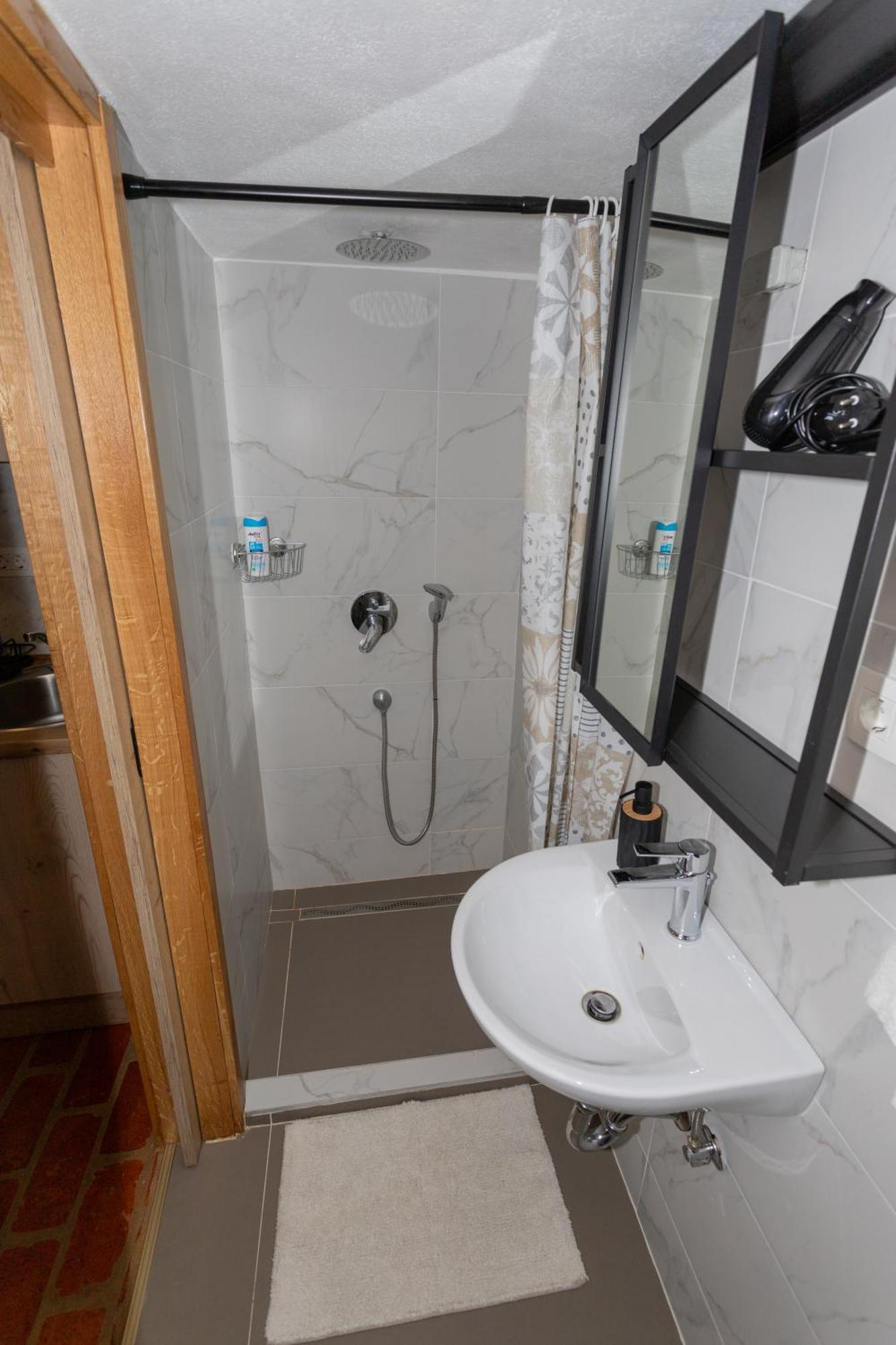 Zenroom Apartments Ljubljana Luaran gambar